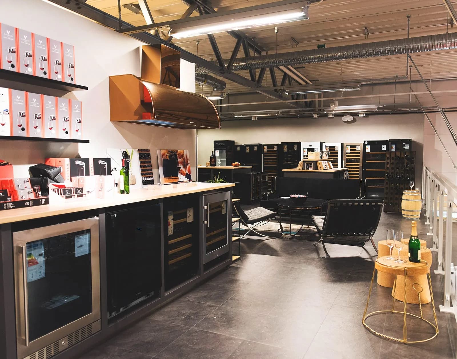 Besök vår butik, Sunnanängsvägen 5, 182 46 Enebyberg