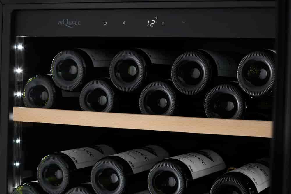 mQuvée vinlagringsskåp, WineStore 82 Svart mQuvée vinlagringsskåp, WineStore 82 Svart