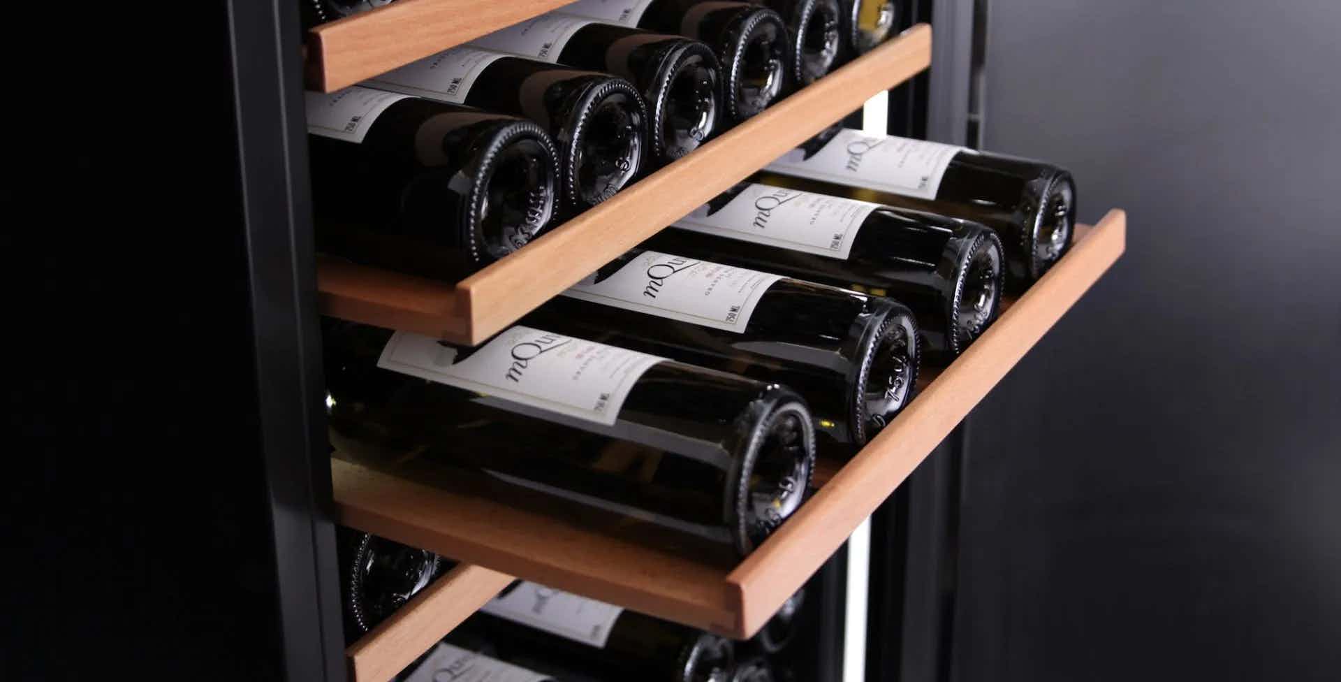 mQuvée vinlagringsskåp - WineStore 177 - 15 hyllplan